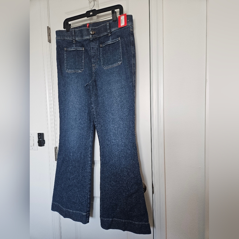 NWT SPANX Flare Jeans With Patch Pockets in Authentic Blue SZ XL $158